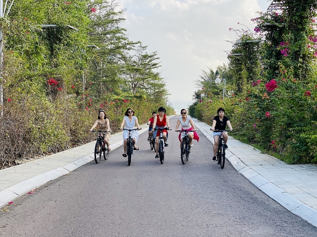 tiep suc cho loi keu goi bay khap viet nam va tinh than vi to quoc dang tu hao cua nguoi tre