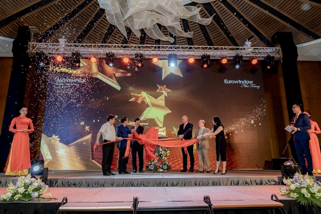 movenpick resort cam ranh va radisson blu resort cam ranh chinh thuc duoc cong nhan 5 sao