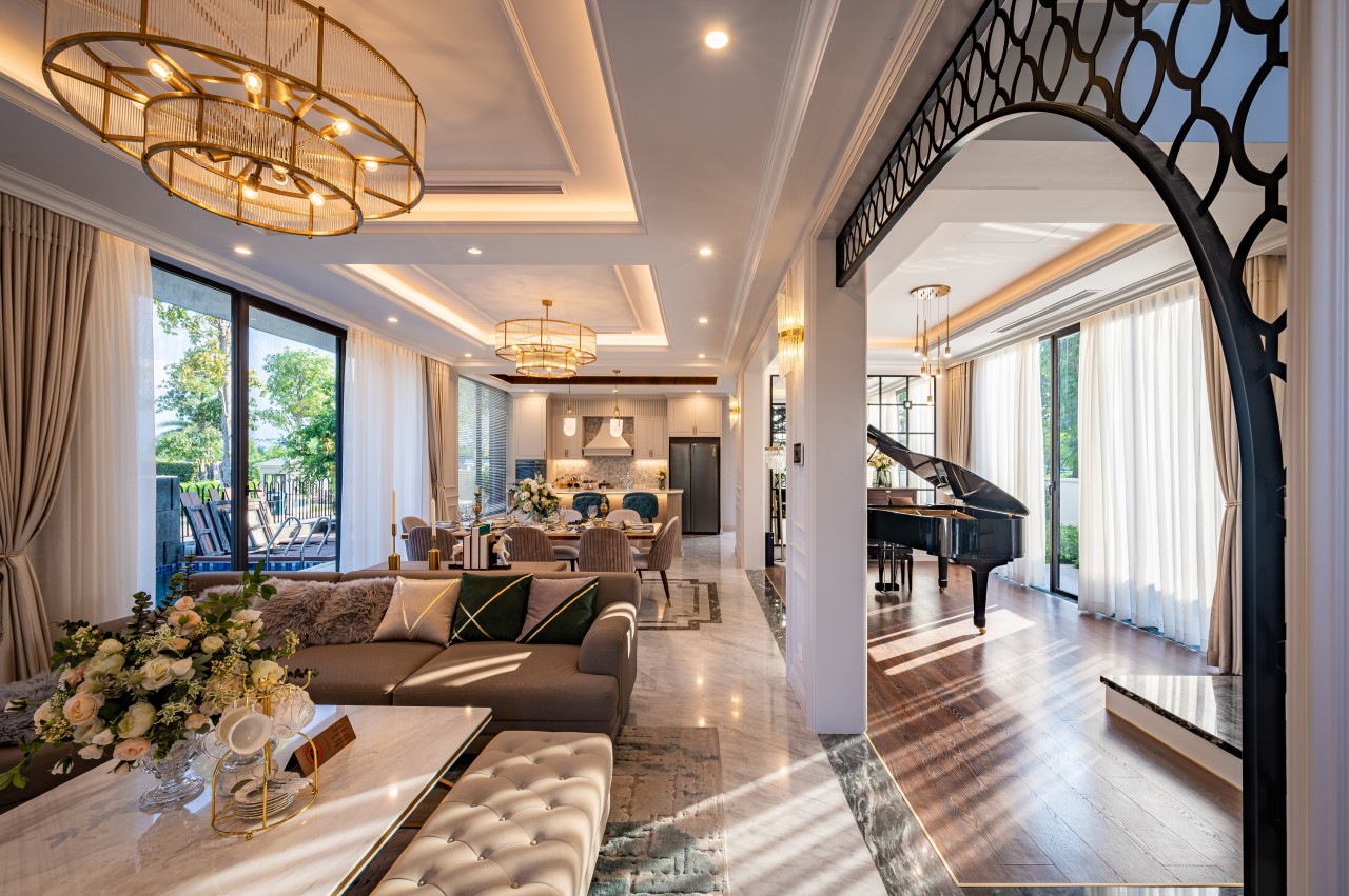 Đăng Khôi - Thủy Anh vỡ òa cảm xúc khi thưởng lãm không gian sống tại Aqua City