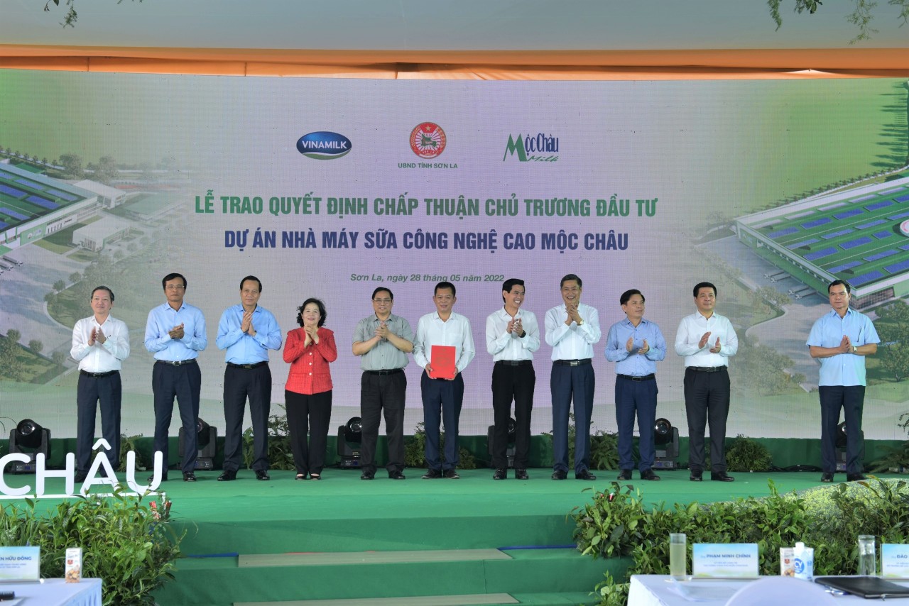 Mộc Châu Milk và Vinamilk chính thức ra mắt, khởi công dự án tổ hợp thiên đường sữa Mộc Châu