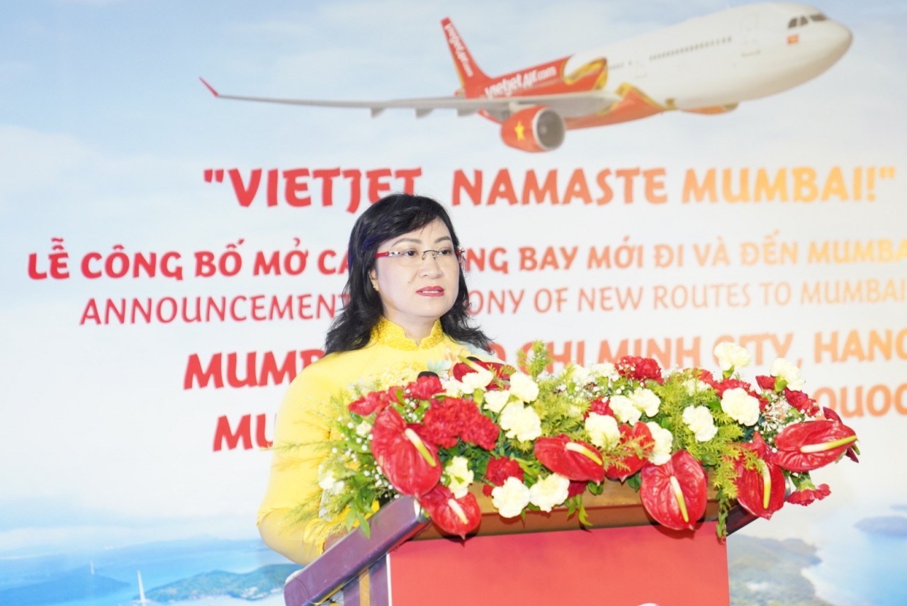 Bà Phan Thị Thắng, Phó chủ tịch UBND Tp.Hồ Chí Minh phát biểu tại buổi lễ nhân chuyến thăm chính thức của lãnh đạo Tp.Hồ Chí Minh đến Tp.Mumbai dịp kỷ niệm 50 năm quan hệ ngoại giao Việt Nam và Ấn Độ. 