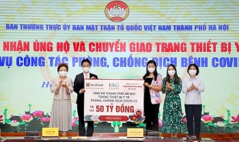 Tập đoàn BRG, SeABank và Công ty Thành phố thông minh ủng hộ trang thiết bị y tế cho TP. Hà Nội trị giá 50 tỷ đồng