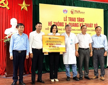 Tập đoàn T&T Group trao tặng hệ thống X-Quang kỹ thuật số hỗ trợ cho huyện Thăng Bình (tỉnh Quảng Nam) phòng chống dịch COVID-19