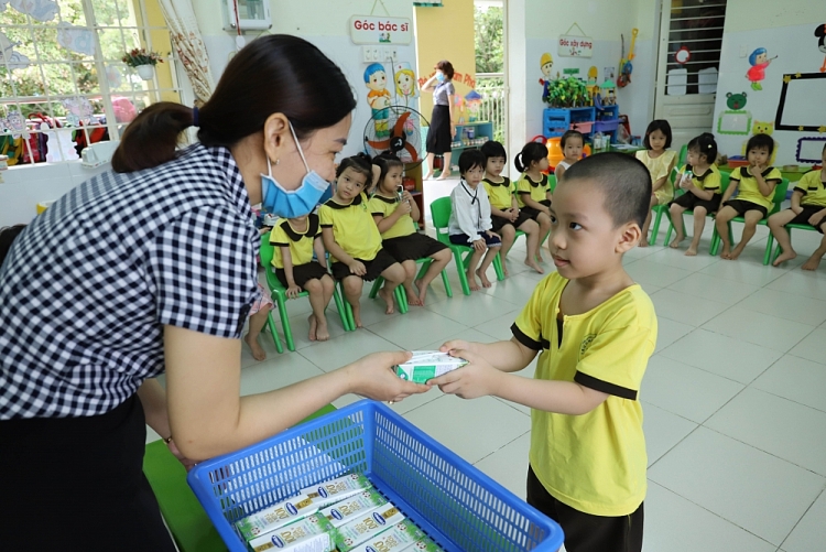 Nhà trường thực hiện “5K” và tăng cường dinh dưỡng cho học sinh trong mùa dịch