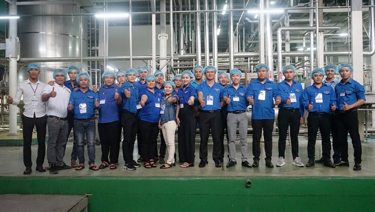 Đoàn đại biểu lớp tập huấn chuyển giao Khoa học công nghệ khu vực Đông Nam Bộ tham quan và giao lưu tại Tập đoàn Tân Hiệp Phát