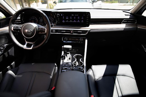 So sánh Kia K5 và Toyota Camry