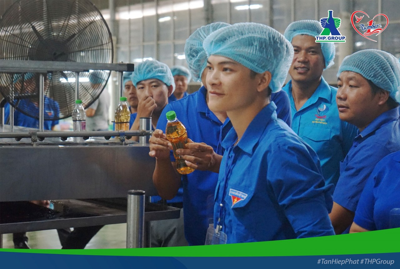 Trong năm 2020, các cá nhận đạt Giải thưởng Quả cầu vàng đã tới thăm quan dây chuyền công nghệ tại nhà máy Tân Hiệp Phát..
