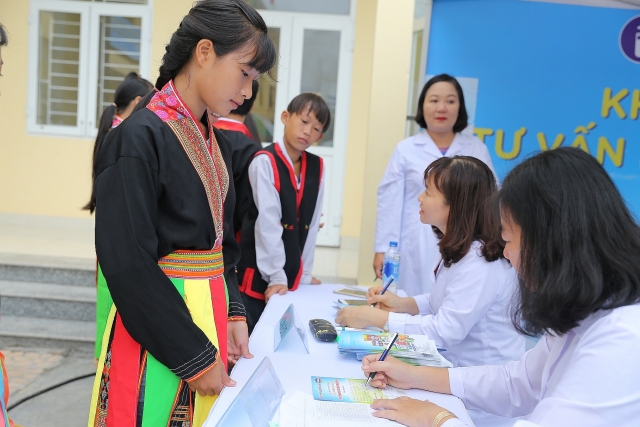 Vinamilk với 12 năm vì sứ mệnh: “Để mọi trẻ em đều được uống sữa mỗi ngày” vinamilk voi 12 nam vi su menh de moi tre em deu duoc uong sua moi ngay