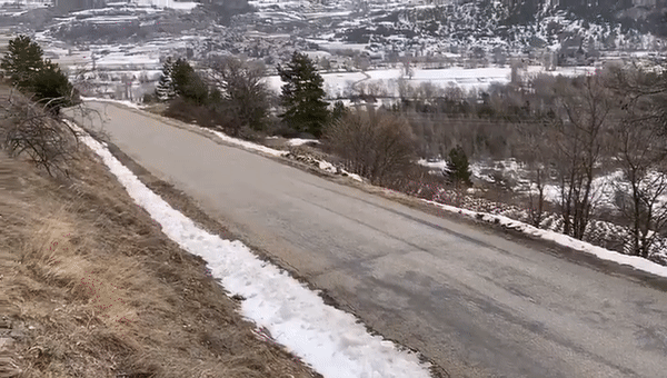 video be trai nga nhao xuong be nuoc suyt chet duoi ngay mung 1 tet