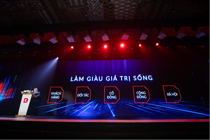 Ông Nguyễn Huy Cường – Tổng Giám đốc chia sẻ về chiến lược phát triển toàn diện của Tập đoàn Danh Khôi