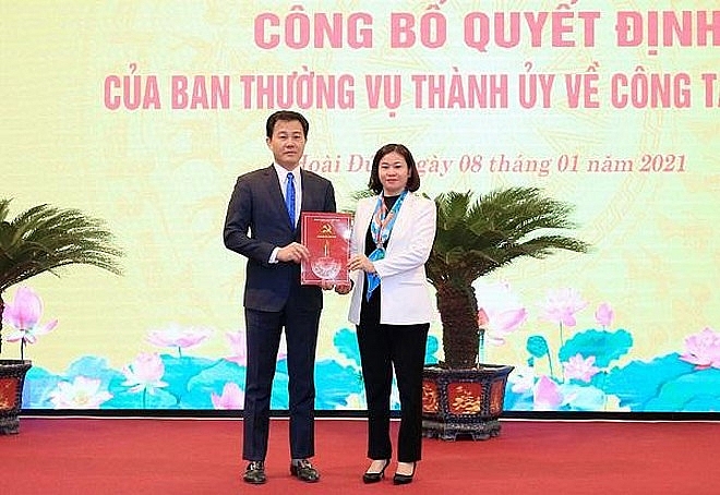 Ông Nguyễn Xuân Đại nhận quyết định (Ảnh: ANTĐ)