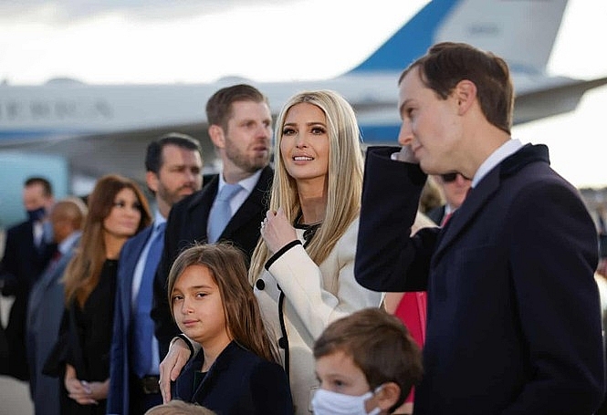 Những hình ảnh cuối cùng của ông Trump trên cương vị tổng thống Mỹ
