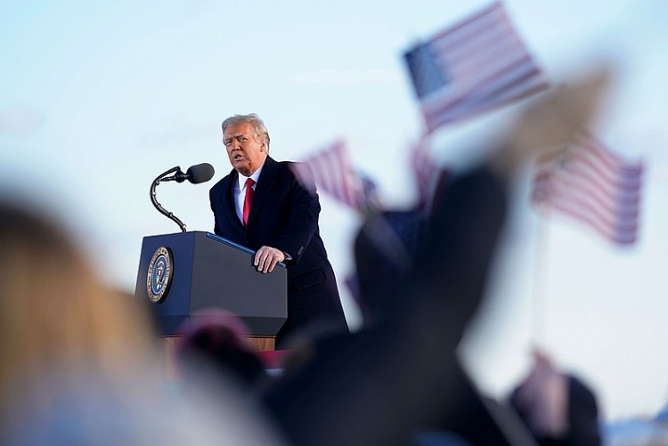 Những hình ảnh cuối cùng của ông Trump trên cương vị tổng thống Mỹ