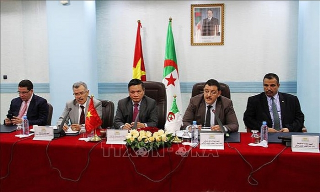 bao chi algeria coi viet nam la hinh mau phat trien kinh te xa hoi