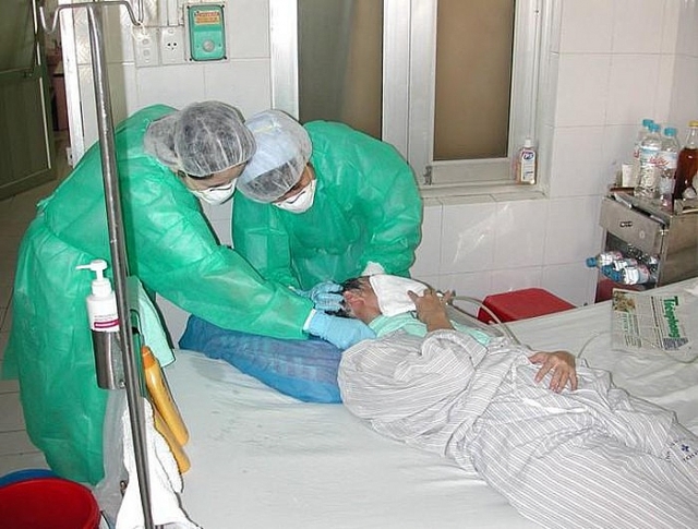 dich virus corona nguoi lon de nhiem benh hon tre em nam nhiem nhieu hon nu