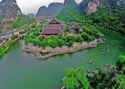 giua mua dich corona tan binh deo khau trang len duong nhap ngu