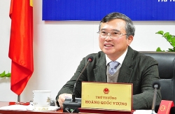 phe chuan ong lu quang ngoi giu chuc chu tich ubnd tinh vinh long