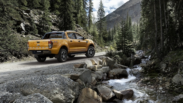 ford ranger limited ra mat voi thiet ke moi gia tu khong doi
