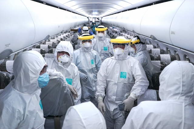 thu tuong tang bang khen cho to bay vietnam airlines toi vu han giua dich virus corona