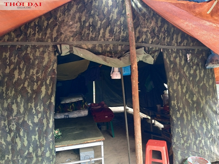 Tết lính nơi phên dậu, chốt kiểm soát chính là nhà