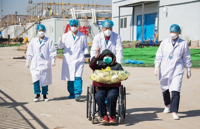 co 2 loai virus covid 19 loai doc hon xuat hien pho bien hon