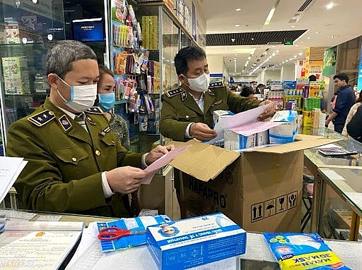 Xử lý nghiêm hành vi trốn thuế với nhóm mặt hàng phòng chống dịch COVID-19 xu ly nghiem hanh vi tron thue voi nhom mat hang phong chong dich covid 19