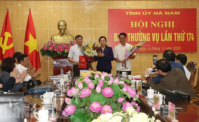 Hoà Bình, Hà Nam điều động, bổ nhiệm nhân sự, lãnh đạo mới hoa binh ha nam dieu dong bo nhiem nhan su lanh dao moi