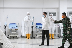 Indonesia thưởng tiền cho các y bác sĩ tại nhiều nơi có dịch COVID-19