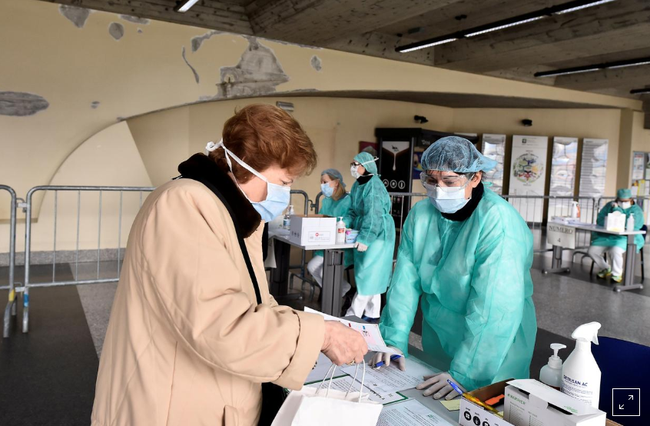 dich covid 19 co the khien italy thiet hai 100 ty euro moi thang