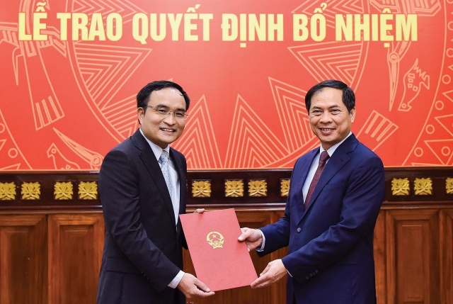 bo nhiem lanh dao moi bo ngoai giao bo quoc phong van phong chinh phu