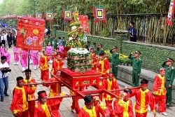 kieu bao thai lan dang huong gio to hung vuong
