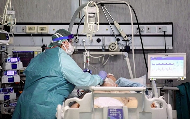 thoat chet sau 9 ngay tho may benh nhan covid 19 van chua het bang hoang