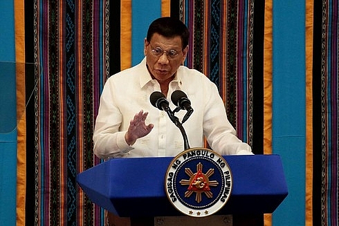 philippines tong thong duterte ung ho 1 thang luong chong covid 19