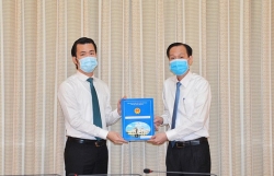 pho chu tich hdnd huyen hon quan xin loi cu tri va xin tu chuc