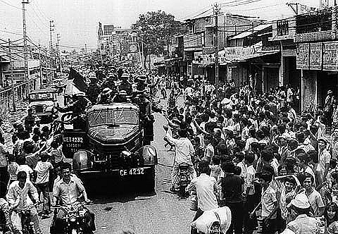 nhung hinh anh khong the nao quen ve ngay giai phong mien nam 3041975