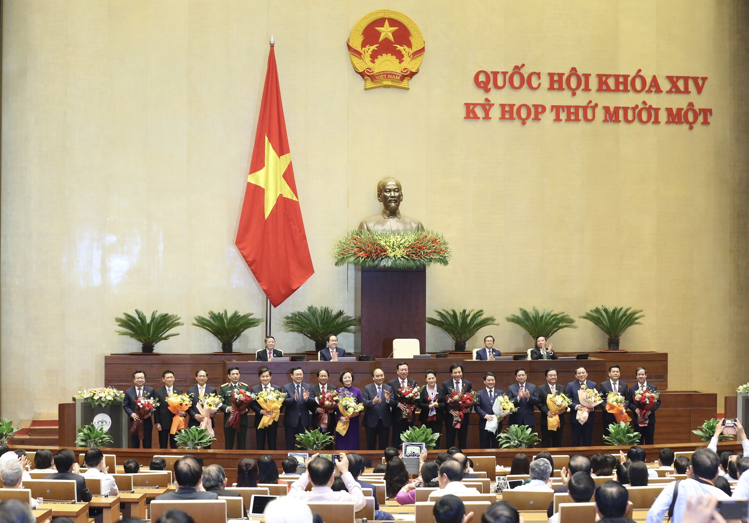 Quốc hội phê chuẩn việc bổ nhiệm 2 Phó Thủ tướng và 12 thành viên Chính phủ