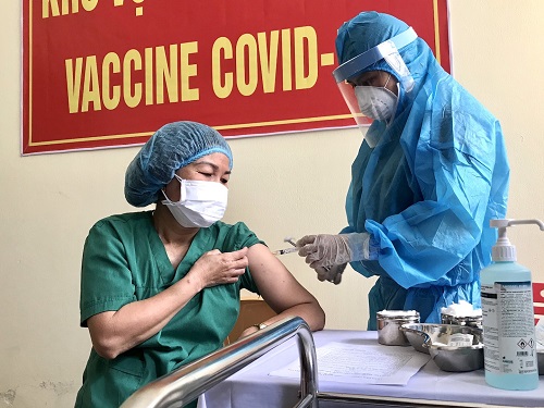 Thế giới mất 143 ngày để tiêm chủng 1 tỷ liều vaccine COVID-19