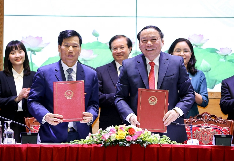Lễ bàn giao nhiệm vụ Bộ trưởng Bộ VHTT&DL (Ảnh: VGP/Thiện Tâm)