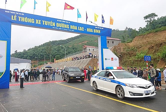 dau tu hon 22000 ty xay cao toc hoa binh moc chau