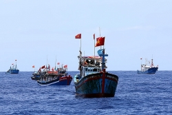 trung quoc lai ngang nhien ap dat lenh cam danh bat ca o bien dong