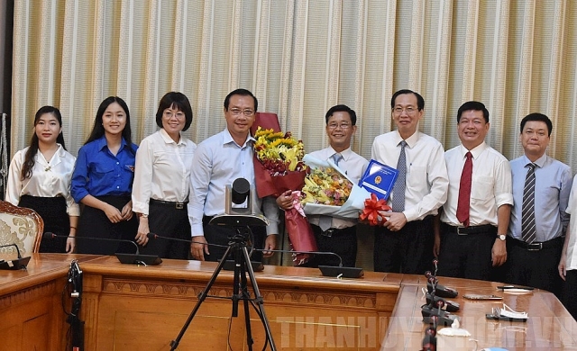 tphcm dieu dong bo nhiem hang loat nhan su lanh dao moi