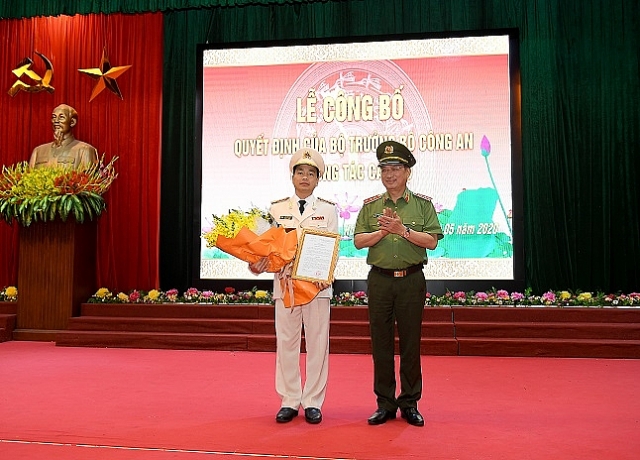 dai ta le xuan minh giu chuc giam doc cong an hoa binh