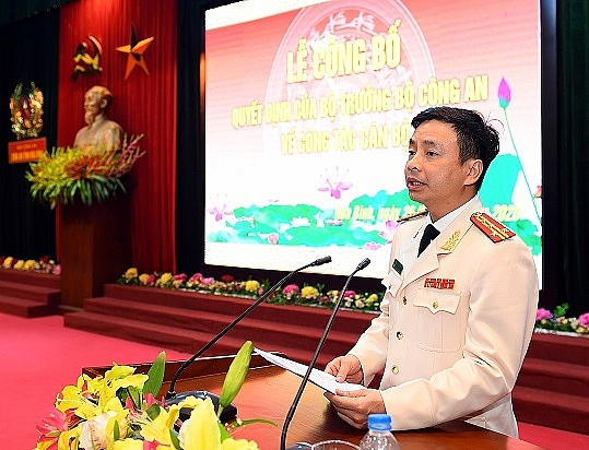 dai ta le xuan minh giu chuc giam doc cong an hoa binh