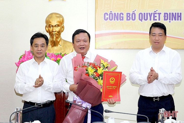 Ông Trần Đình Trọng nhận quyết định