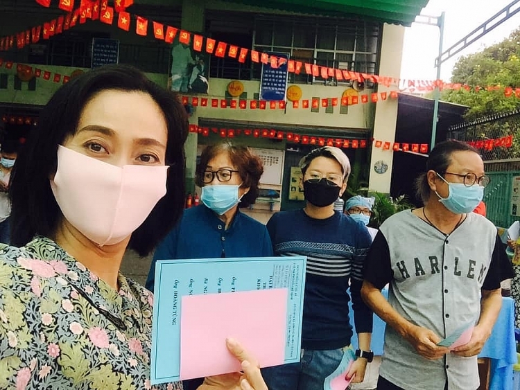 Xuân Bắc, Quyền Linh, Hoa hậu Tiểu Vy... và dàn sao Việt háo hức đi bầu cử