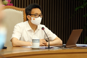 ­­Thực hiện khai báo y tế tất cả công nhân, giữ vững sản xuất công nghiệp