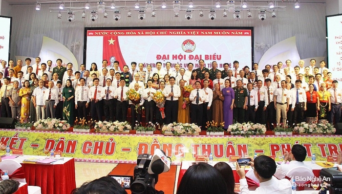 Hàng loạt nhân sự mới tại TP.HCM, Khánh Hòa, Quảng Nam và Nghệ An hang loat nhan su moi tai tphcm khanh hoa quang nam va nghe an