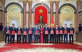 bau truc tiep bi thu huyen uy tai yen bai long an va phu yen