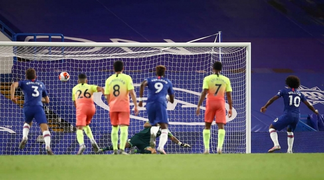 ket qua chelsea vs man city thua that vong man city dang chuc vo dich cho liverpool
