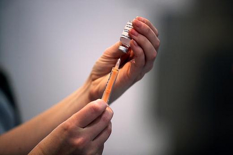 Tiêm phòng vắc xin là một trong những cách để đạt ngưỡng MDCĐ